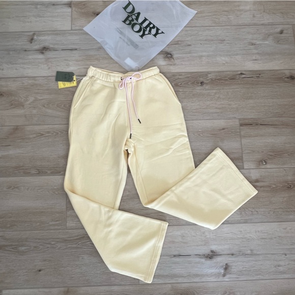 NWT Dairy Boy Milk Bottle sweatpants in Yellow - Picture 2 of 16